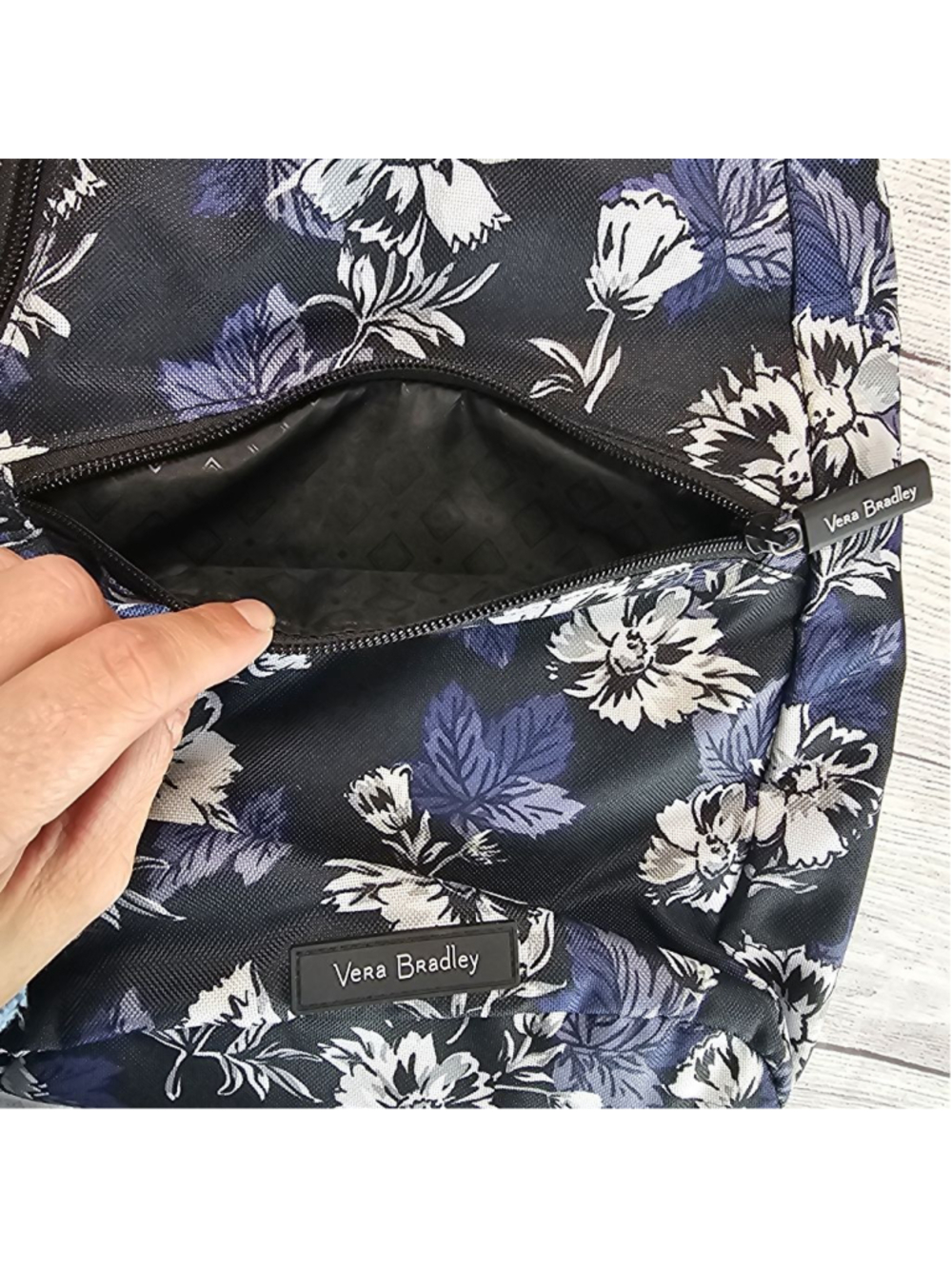 Vera Bradley blue, grey, white floral crossbody bag - Picture 8 of 10